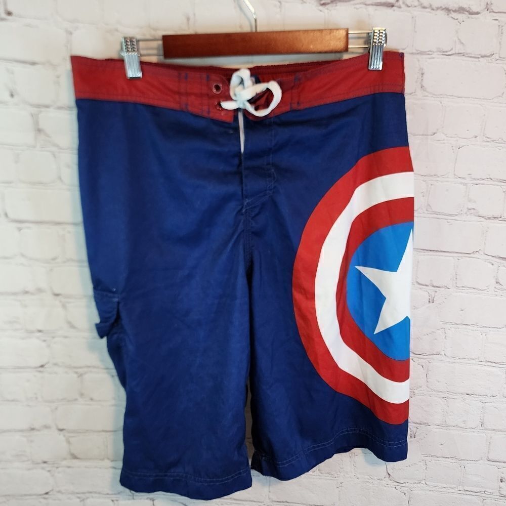 Men's Marvel "Captain America" swim trunks, size Large